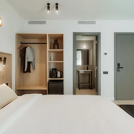 Design By Olala Homes דירה הוספיטלט דה יוברגאט