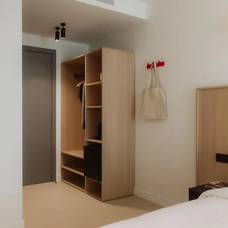 Design By Olala Homes * הוספיטלט דה יוברגאט